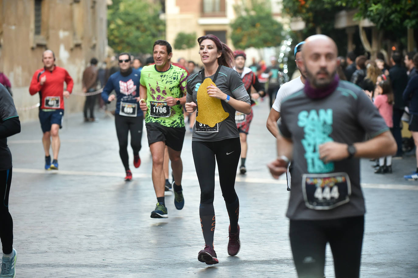 Miles de corredores despiden el año en la prueba que organiza LA VERDAD. 