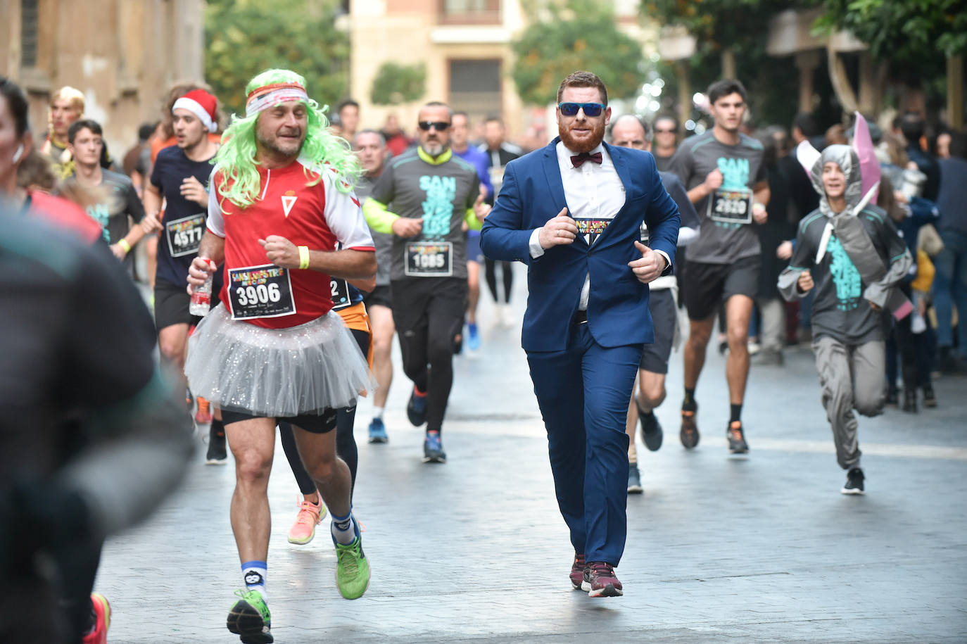 Miles de corredores despiden el año en la prueba que organiza LA VERDAD. 