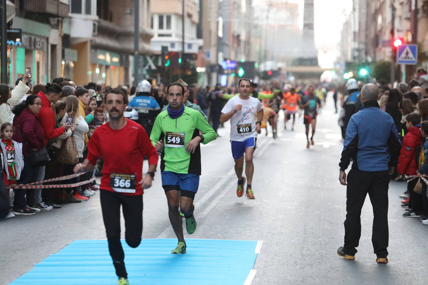 La séptima edición de la carrera que cierra el año contó con la participación de más de 1.000 personas