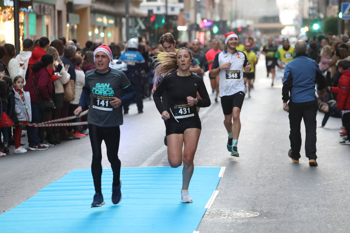 La séptima edición de la carrera que cierra el año contó con la participación de más de 1.000 personas