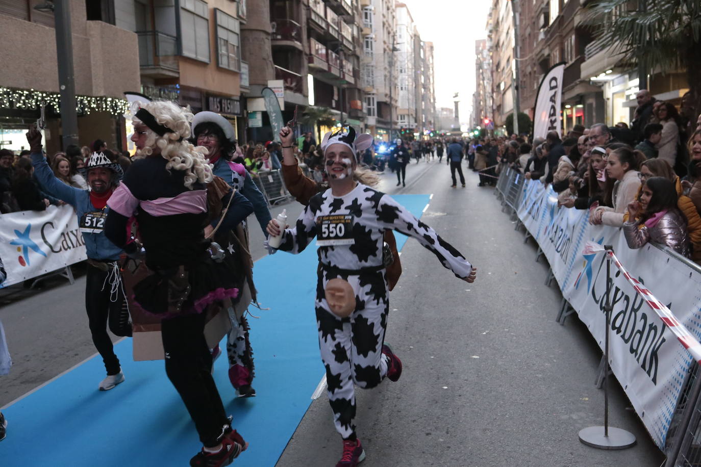 La séptima edición de la carrera que cierra el año contó con la participación de más de 1.000 personas