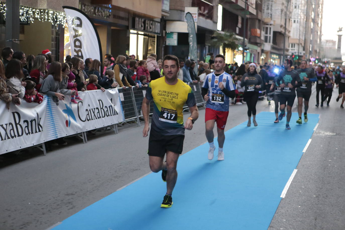 La séptima edición de la carrera que cierra el año contó con la participación de más de 1.000 personas