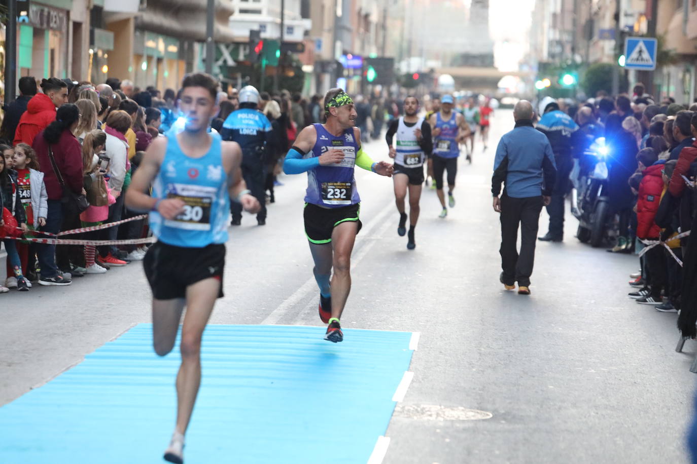 La séptima edición de la carrera que cierra el año contó con la participación de más de 1.000 personas