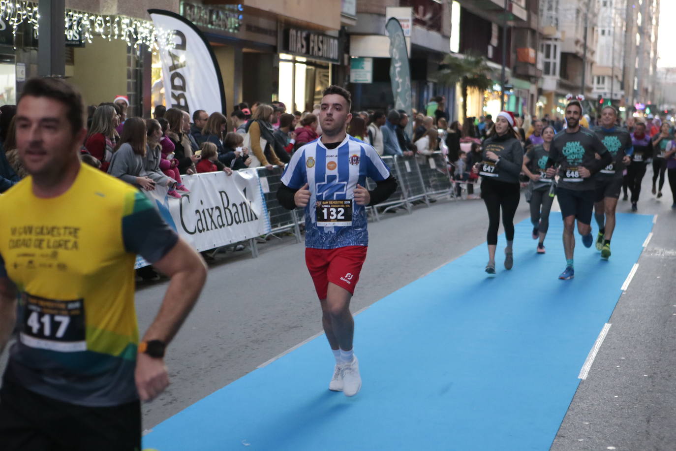 La séptima edición de la carrera que cierra el año contó con la participación de más de 1.000 personas