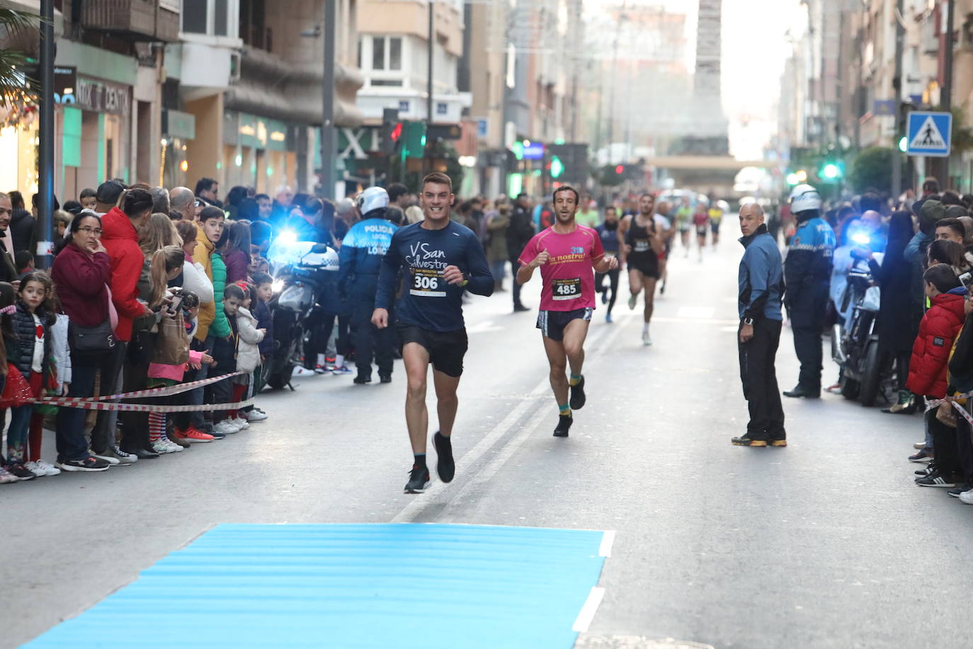 La séptima edición de la carrera que cierra el año contó con la participación de más de 1.000 personas