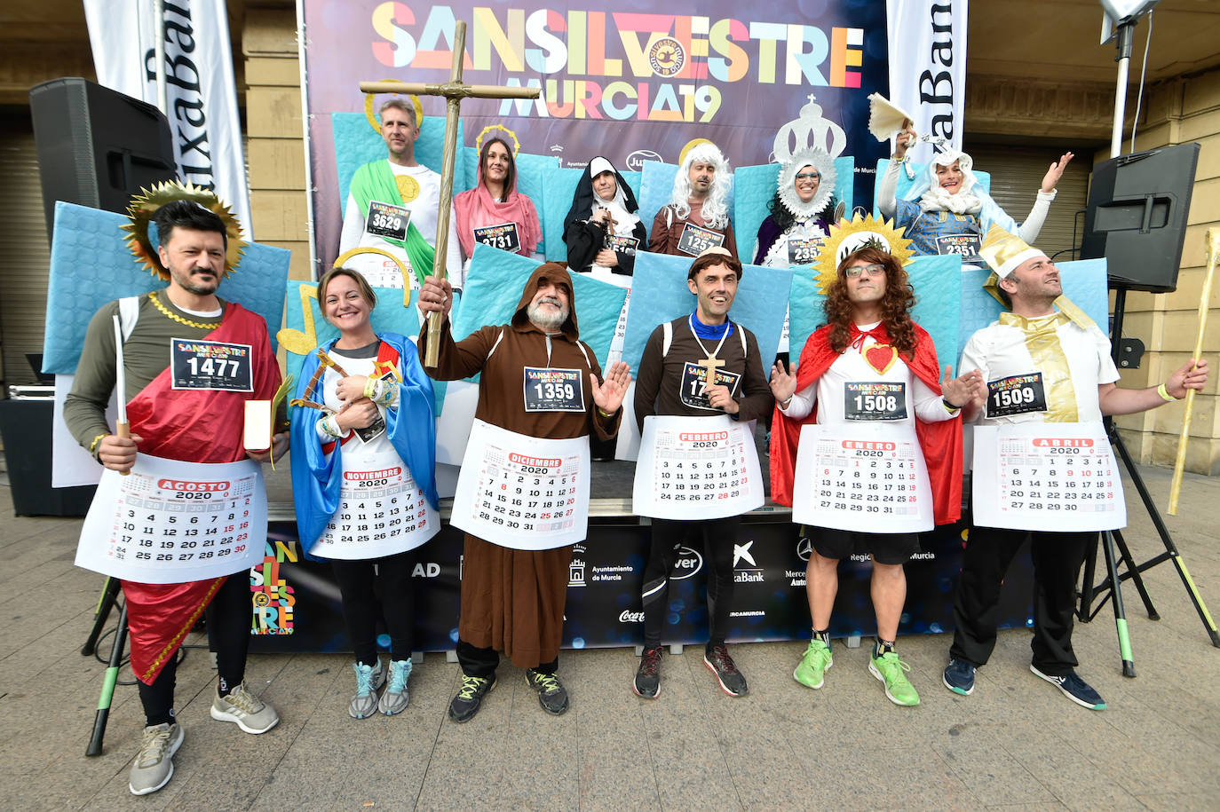 Los corredores tuvieron la oportunidad de inmortalizar su participación en la carrera que cierra el año en la capital.