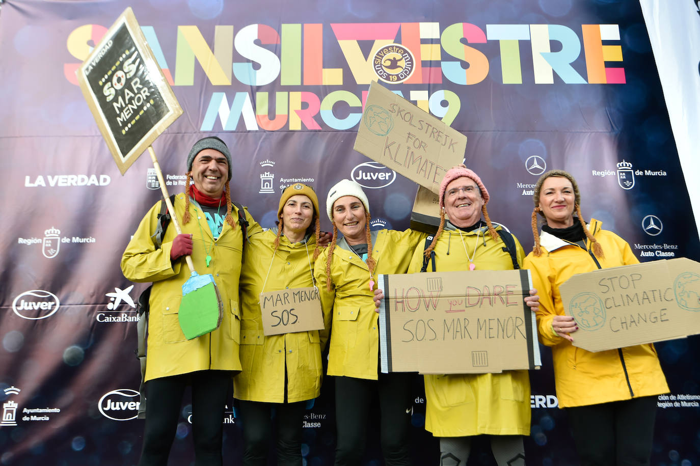 Los corredores tuvieron la oportunidad de inmortalizar su participación en la carrera que cierra el año en la capital.