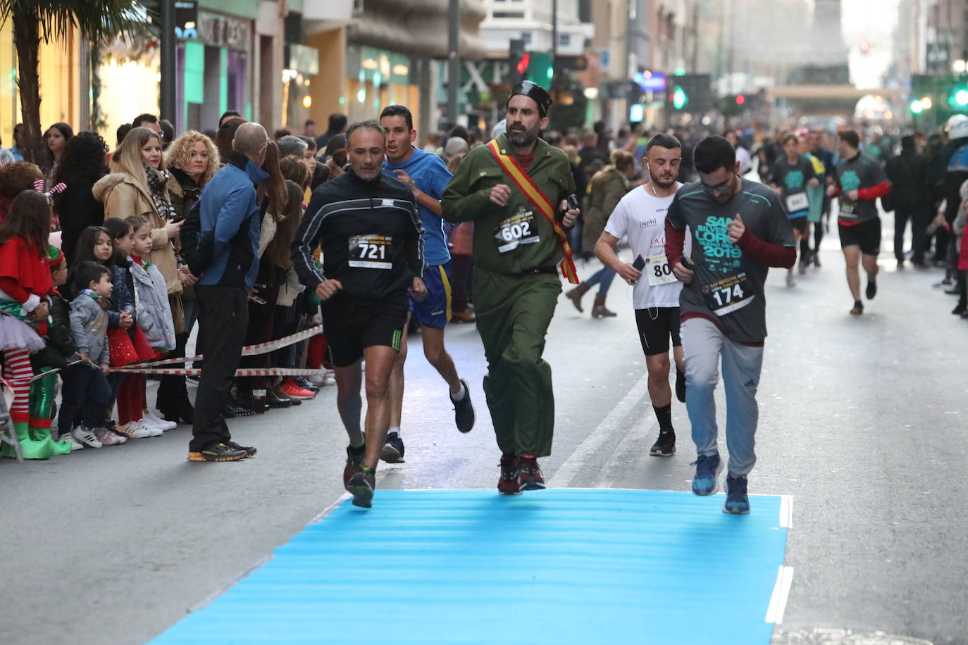 Más de 1.000 personas se unieron a la última carrera del año. 