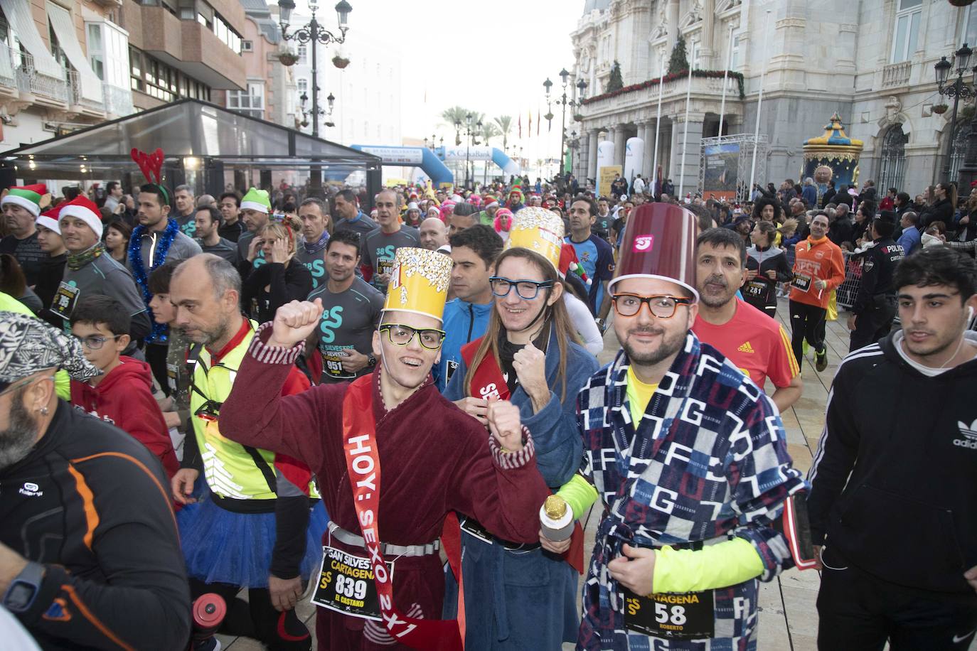 Como suele ser habitual en cada edición, muchos participantes aprovecharon la ocasión para lucir disfraces llamativos.