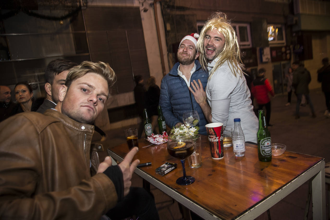 Los cartageneros recibieron al 2020 con sus mejores galas y muchas ganas de diversión.