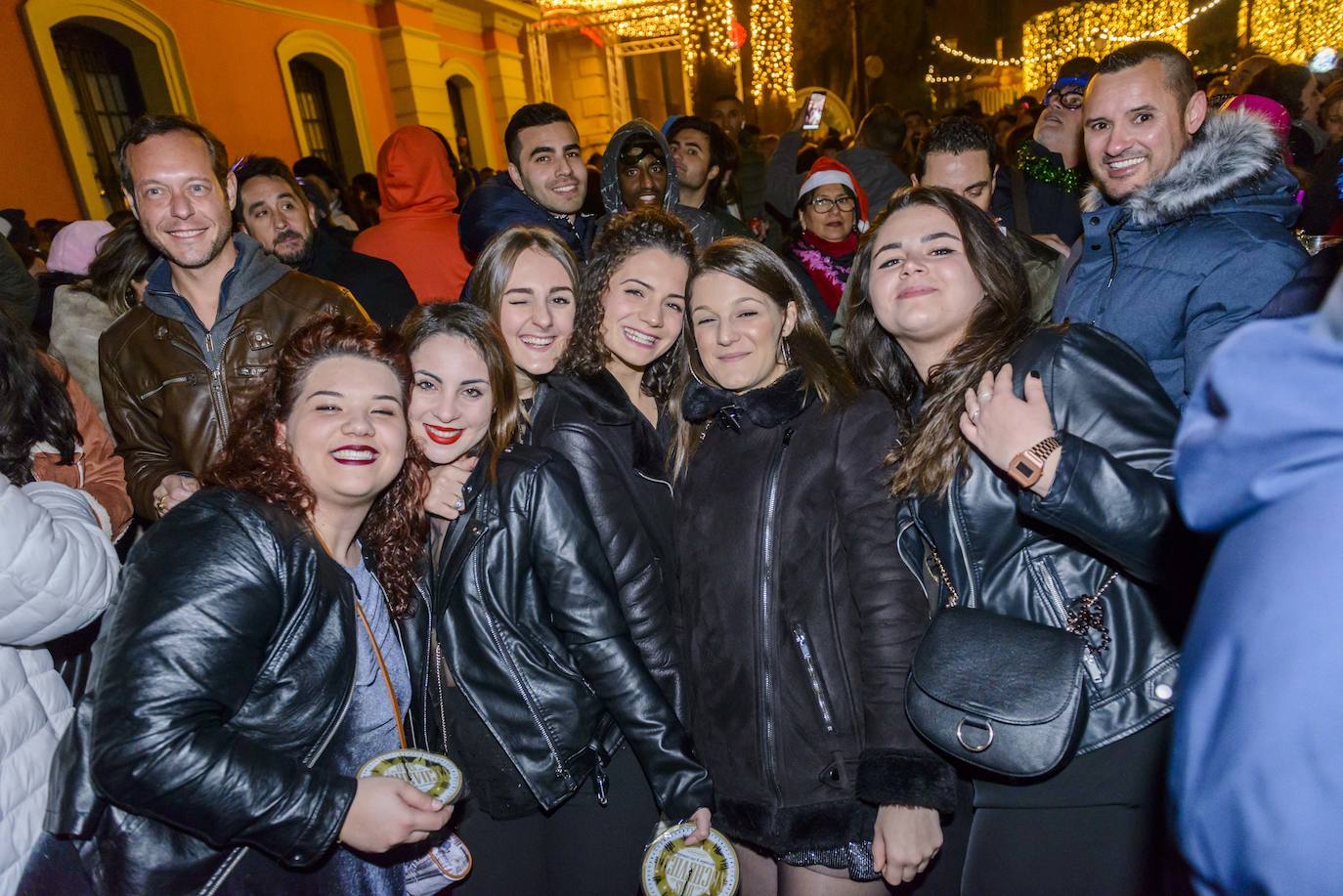 Las doce campanadas sonaron en la Glorieta de España para recibir con una fiesta al 2020.
