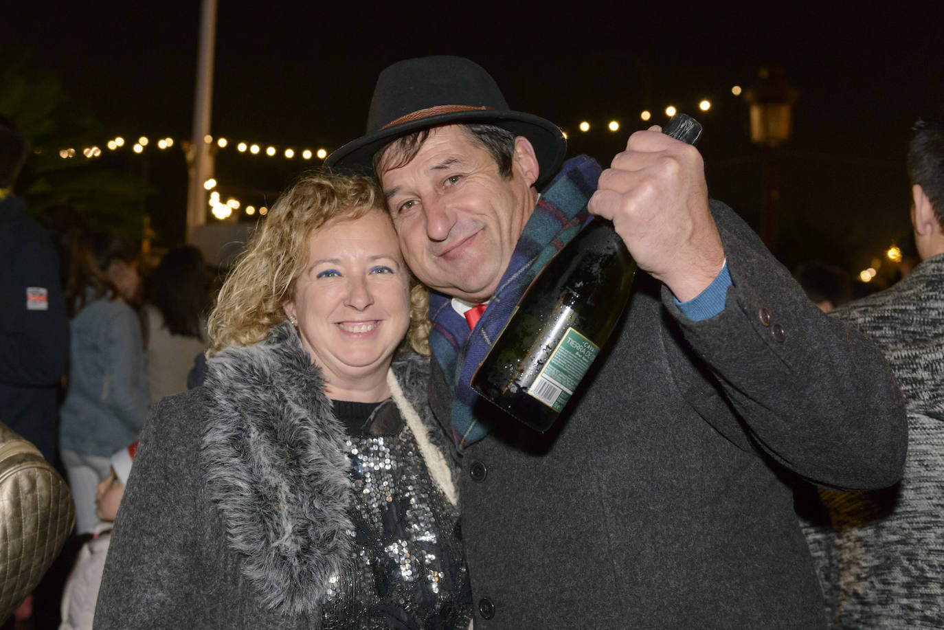 Las doce campanadas sonaron en la Glorieta de España para recibir con una fiesta al 2020.