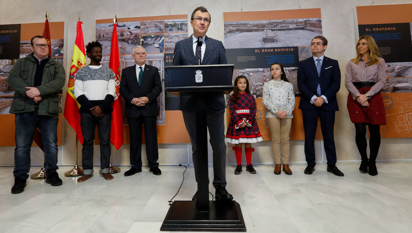 El presidente del Cabildo de Cofradías, José Ignacio Sánchez Ballesta, el chef Pablo González, y el cantante Vince serán los protagonistas de la cabalgata
