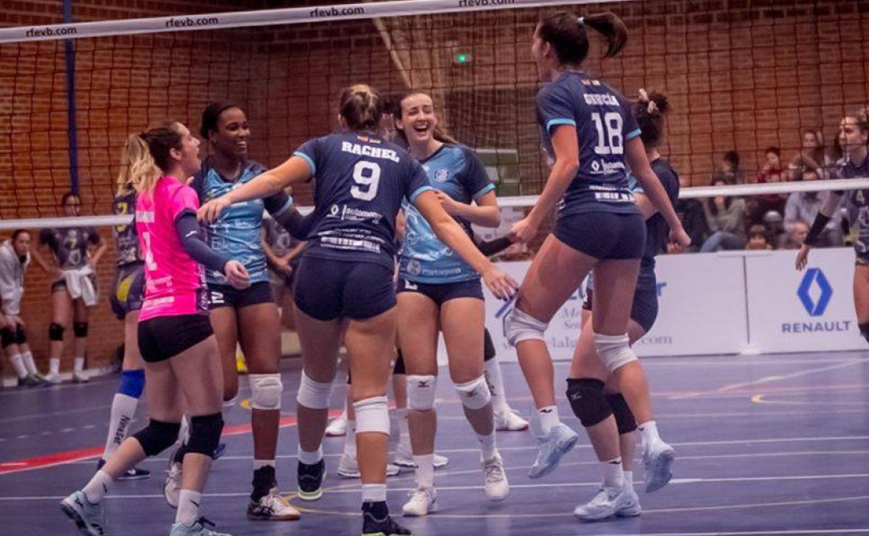 Las jugadoras del Algar celebrando un punto.