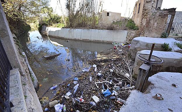 Imagen principal - El retraso en la reconstrucción del Molino de Oliver de Aljucer llega al Defensor del Pueblo