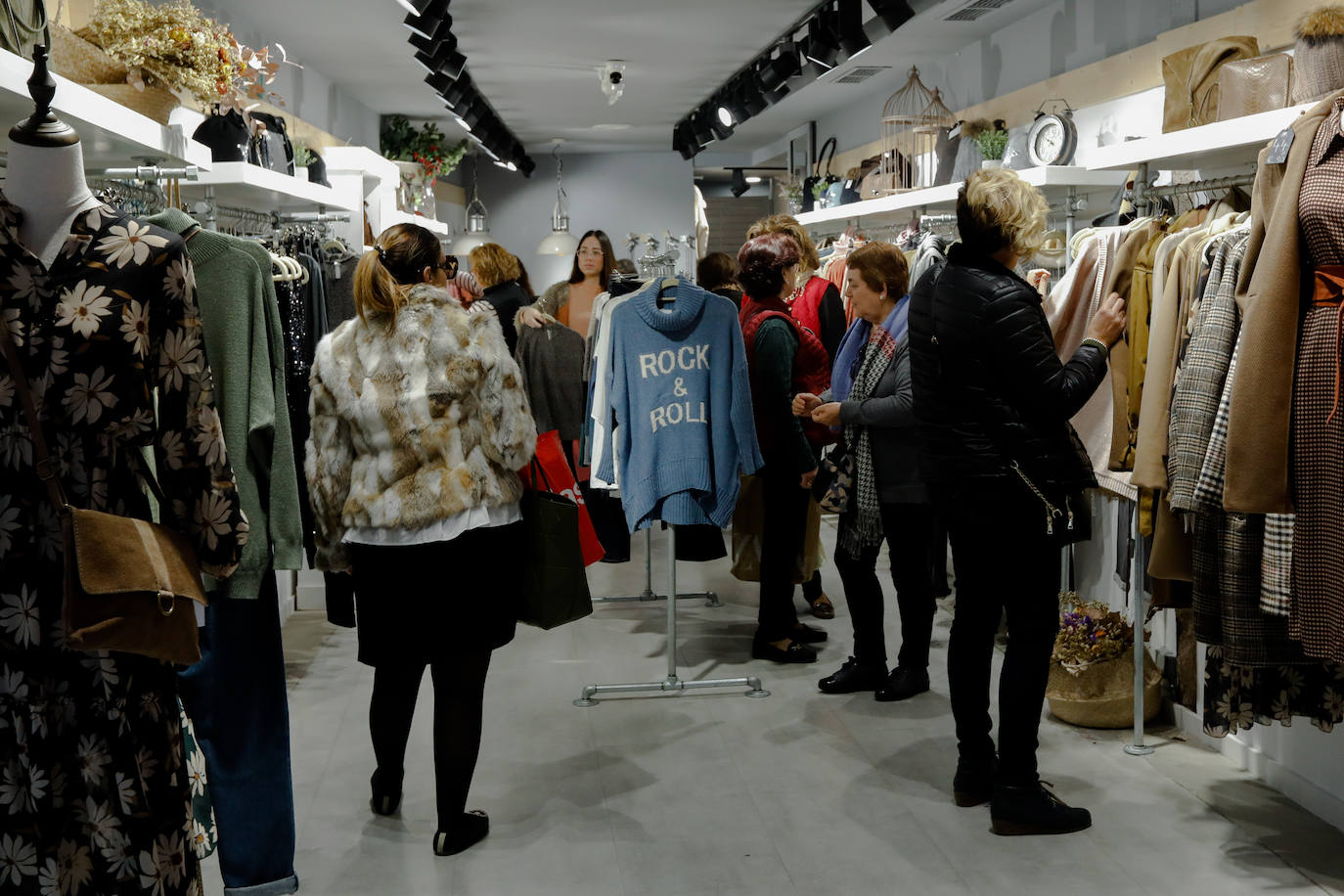 Los comercios de Murcia echan el resto para prolongar la dinámica de la campaña navideña con artículos promocionados hasta finales de febrero