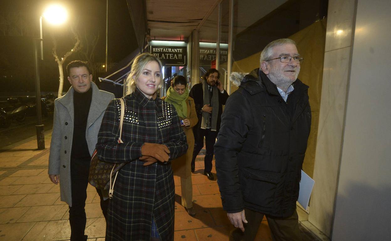 Juan José Molina, Ana Martínez Vidal, Beatriz Ballesteros, Miguel Motas y Alberto Castillo, ayer, a su llegada a la sede de Cs. 