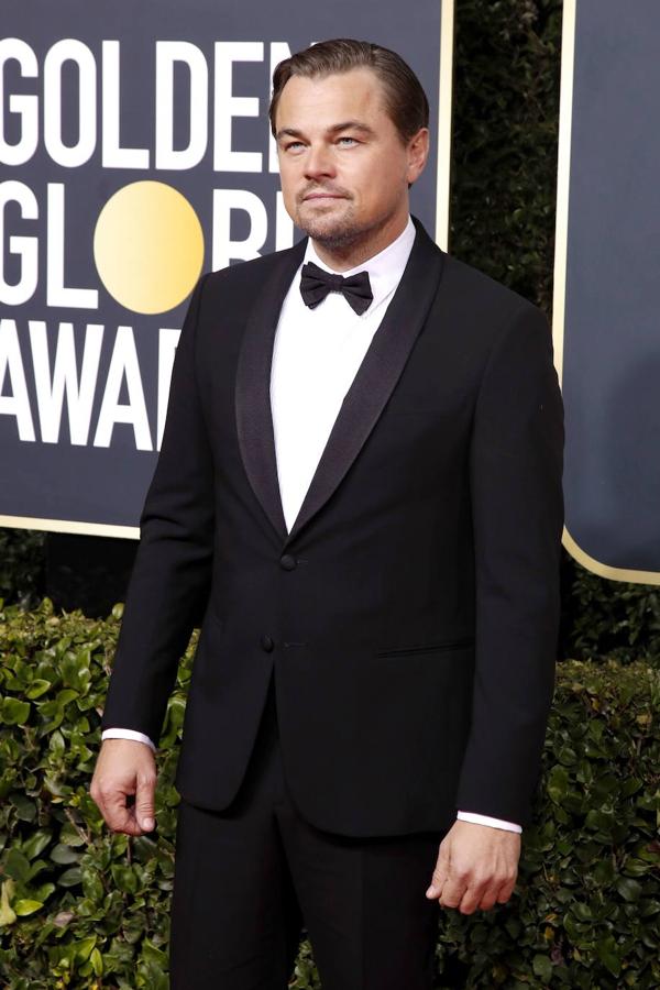 Leonardo Dicaprio que se quedó sin premio acudió a los Globos de Oro con un traje de Armani.