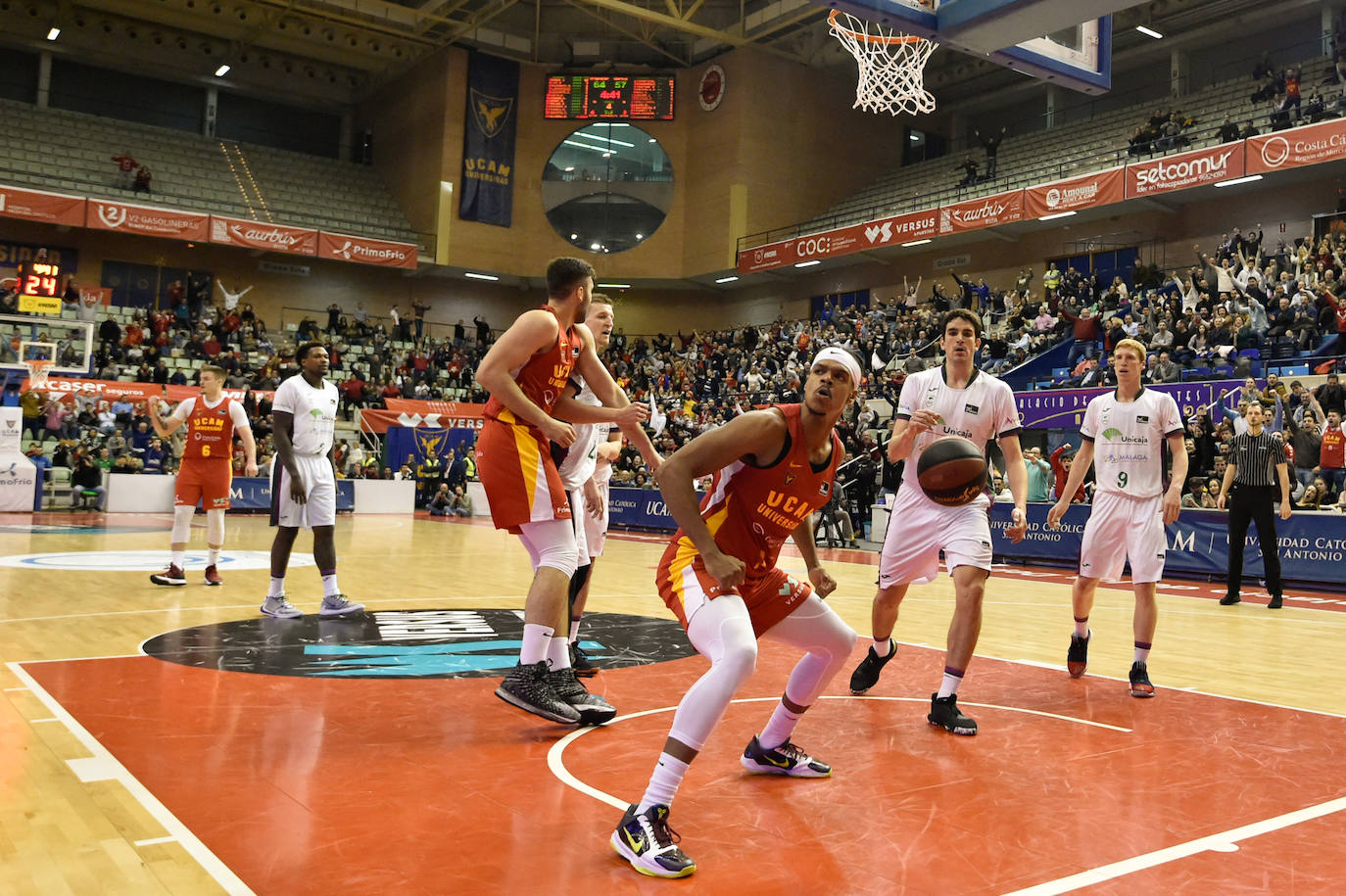 Los universitarios dicen adiós a sus ocho tropiezos consecutivos con su quinta victoria, sostenida en una gran defensa, mejora del juego colectivo y un Eddie autor de 27 puntos