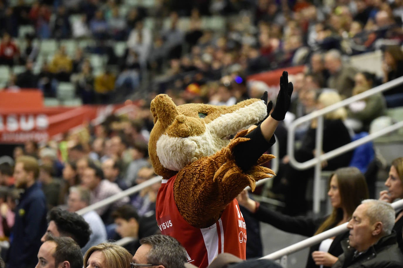 Los universitarios dicen adiós a sus ocho tropiezos consecutivos con su quinta victoria, sostenida en una gran defensa, mejora del juego colectivo y un Eddie autor de 27 puntos