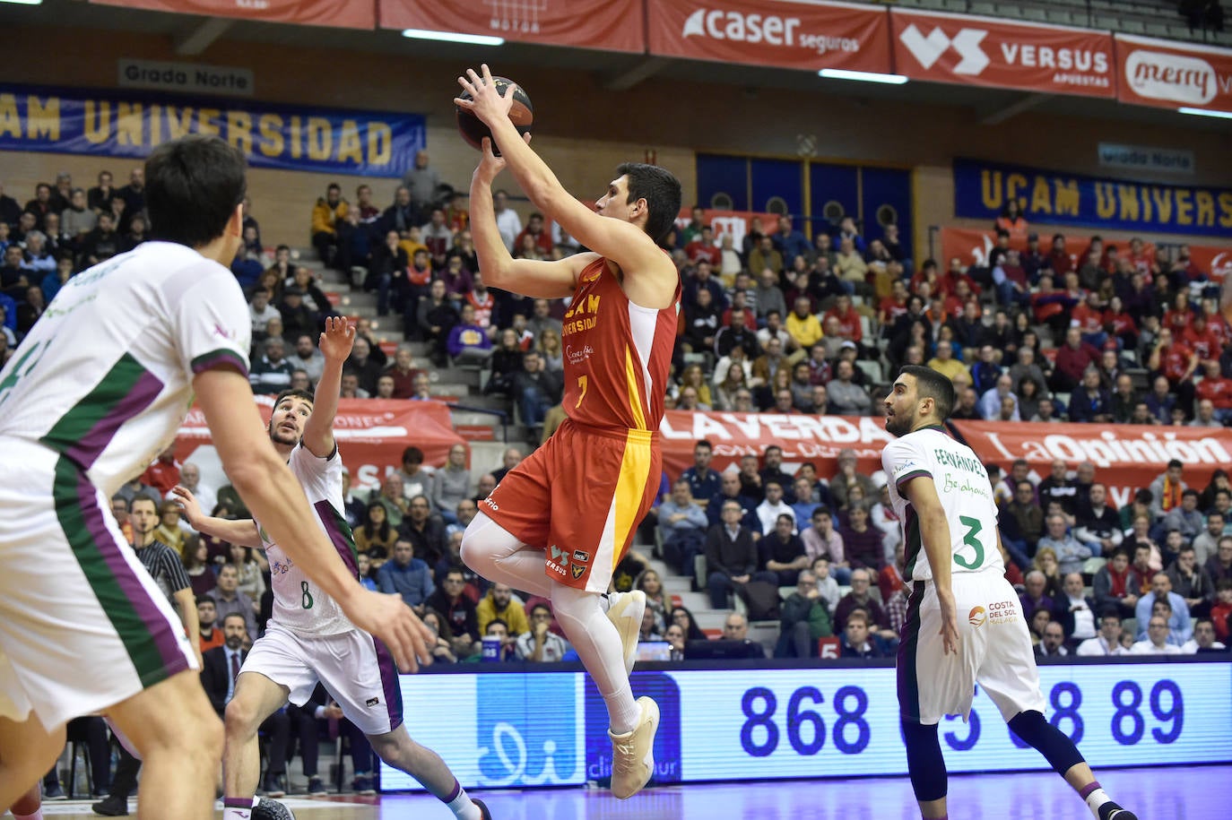 Los universitarios dicen adiós a sus ocho tropiezos consecutivos con su quinta victoria, sostenida en una gran defensa, mejora del juego colectivo y un Eddie autor de 27 puntos