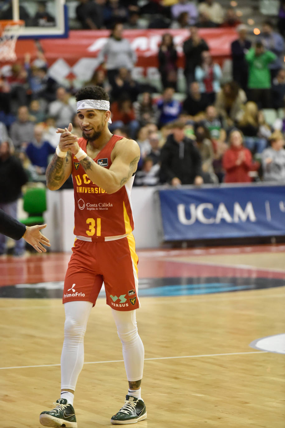 Los universitarios dicen adiós a sus ocho tropiezos consecutivos con su quinta victoria, sostenida en una gran defensa, mejora del juego colectivo y un Eddie autor de 27 puntos