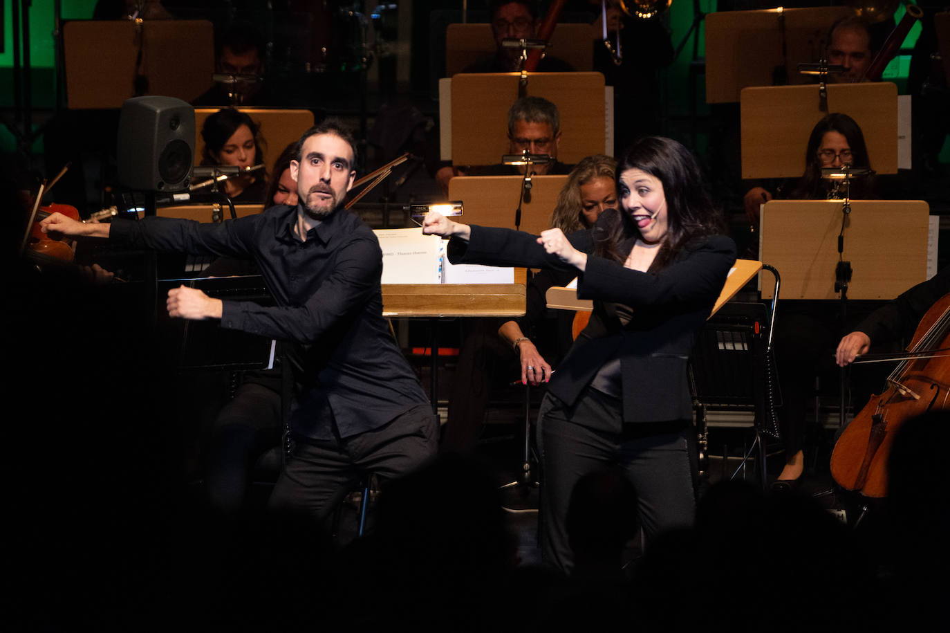 La Orquesta Sinfónica de la Región (OSRM) ofreció el primero de sus 'Conciertos canallas', programados con el fin de acercar la música clásica a nuevos públicos.