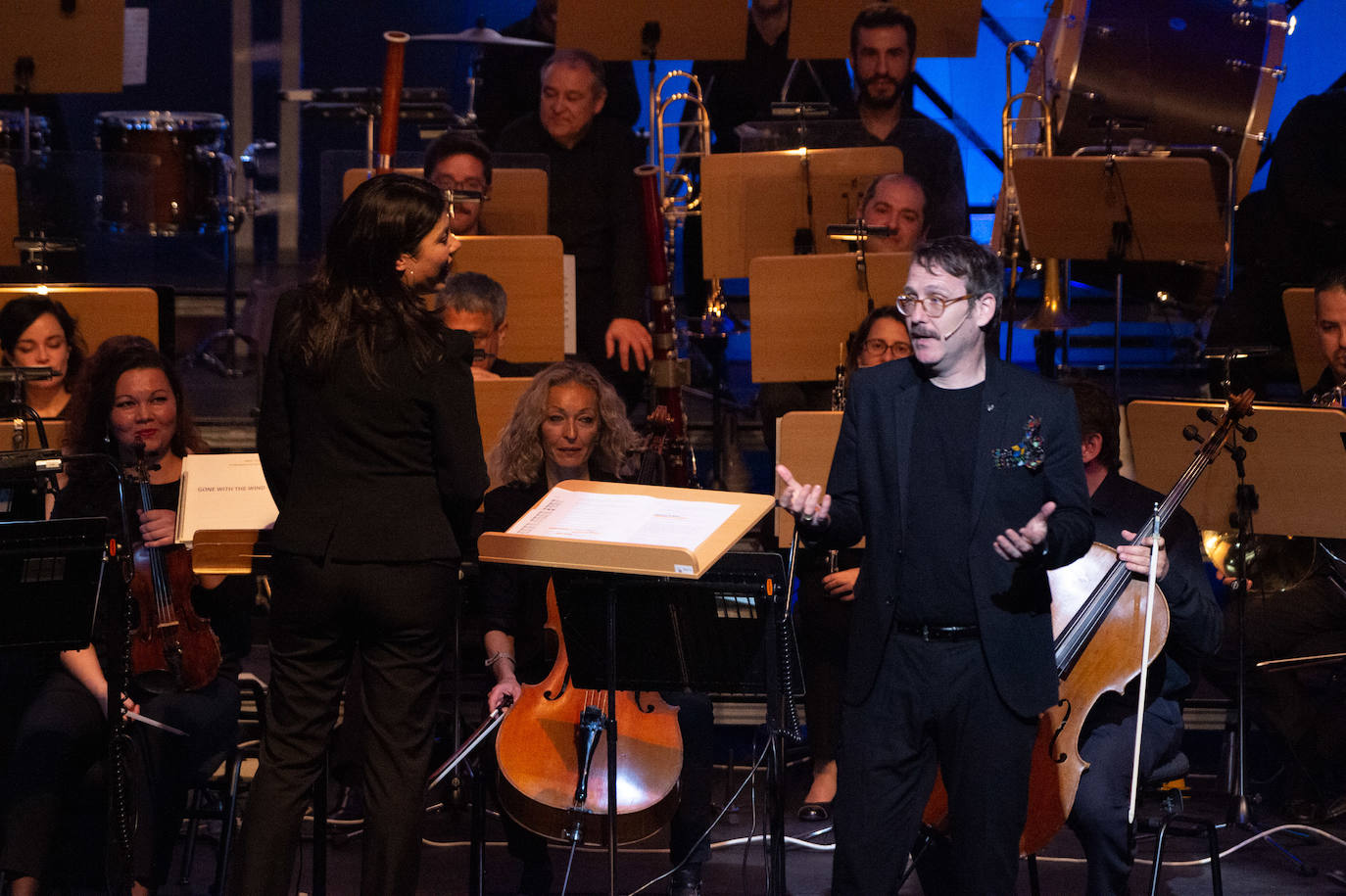 La Orquesta Sinfónica de la Región (OSRM) ofreció el primero de sus 'Conciertos canallas', programados con el fin de acercar la música clásica a nuevos públicos.