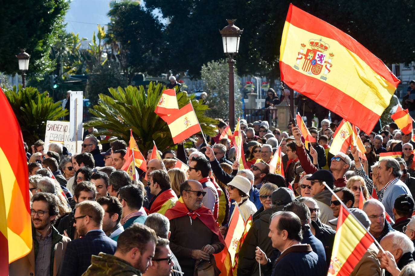 «En España cabemos todos, menos los que quieren romper la unidad nacional», proclamó la diputada Lourdes Méndez