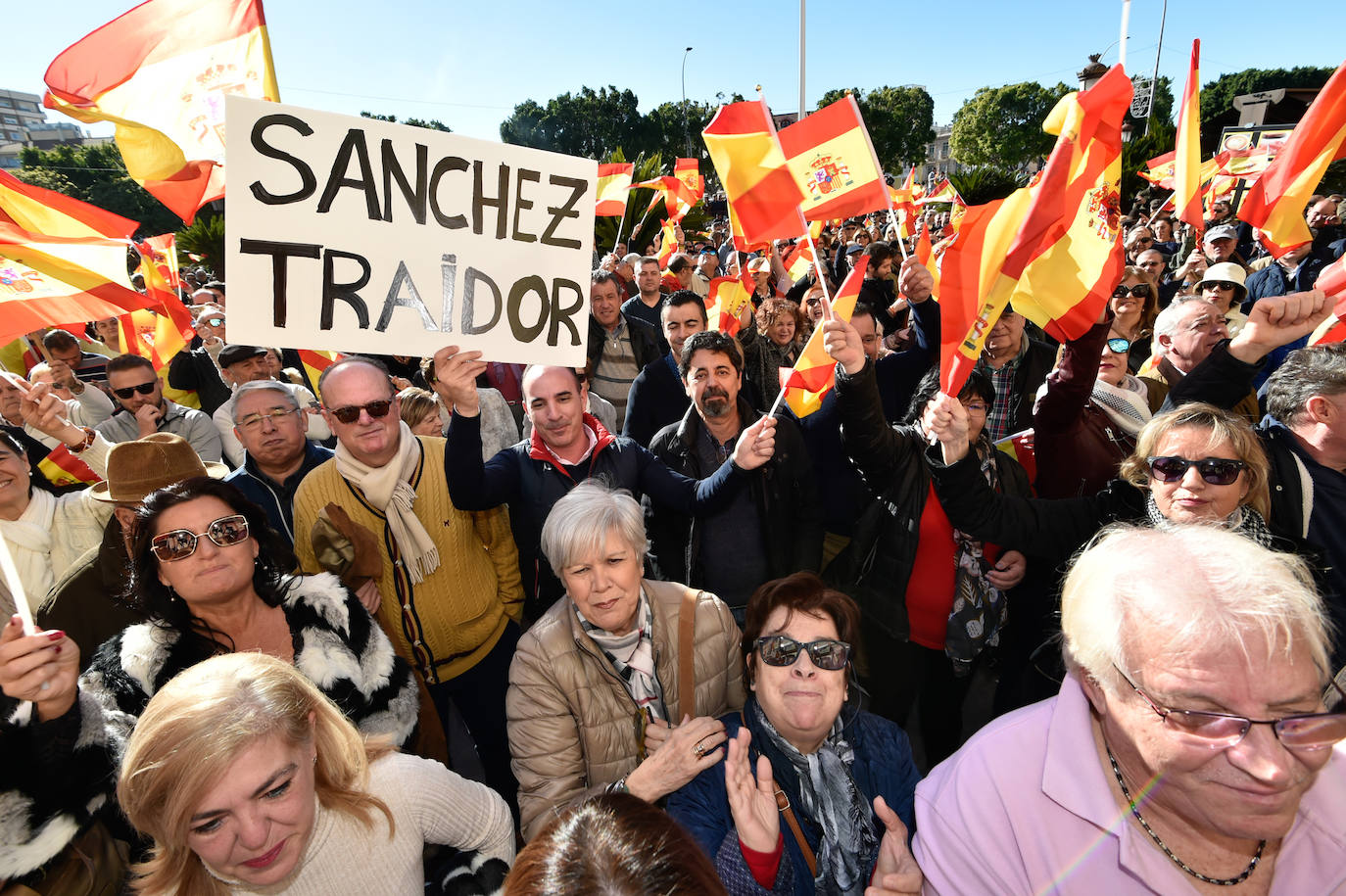 «En España cabemos todos, menos los que quieren romper la unidad nacional», proclamó la diputada Lourdes Méndez