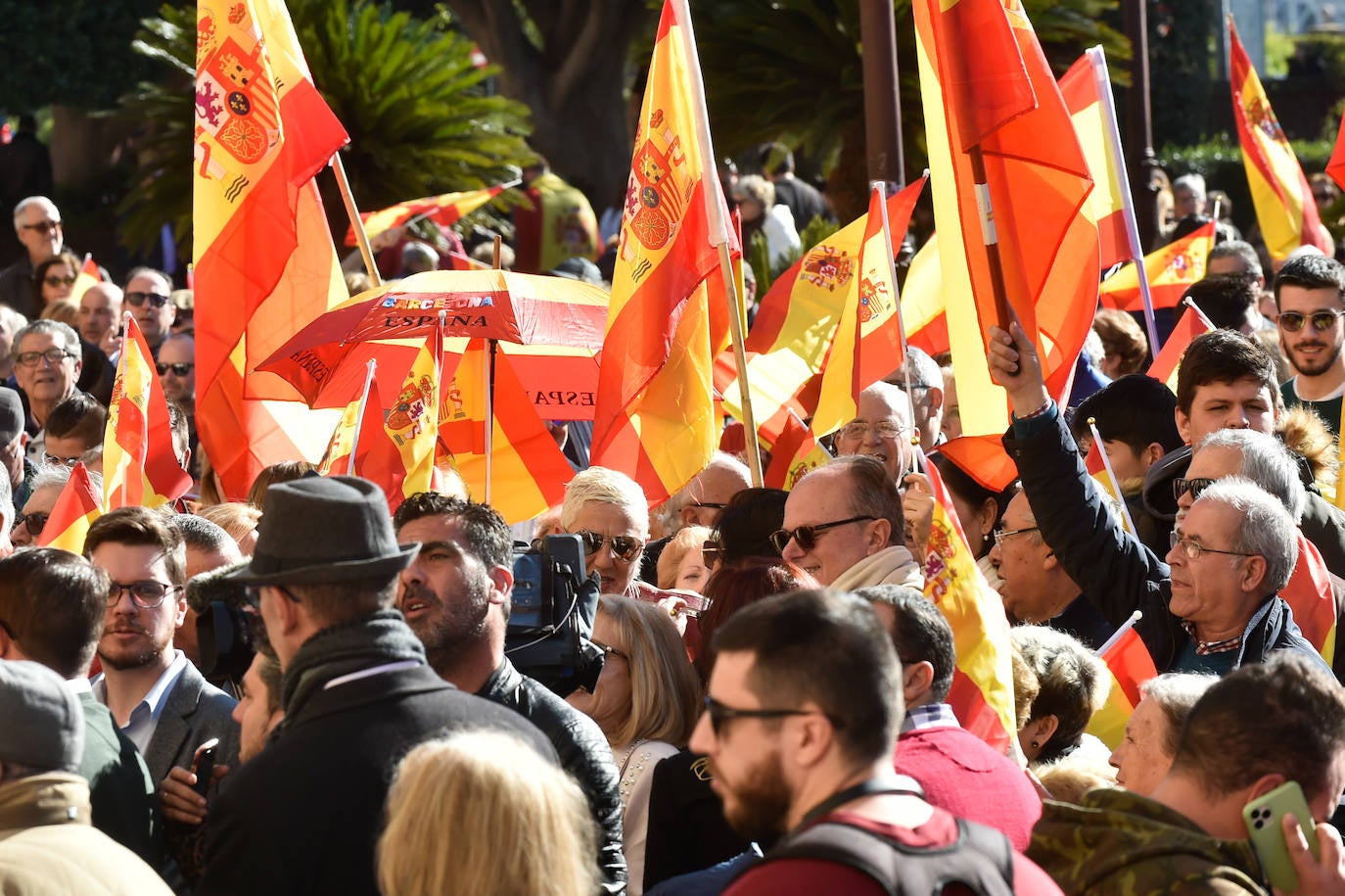 «En España cabemos todos, menos los que quieren romper la unidad nacional», proclamó la diputada Lourdes Méndez