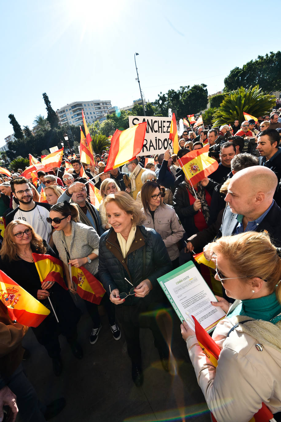 «En España cabemos todos, menos los que quieren romper la unidad nacional», proclamó la diputada Lourdes Méndez