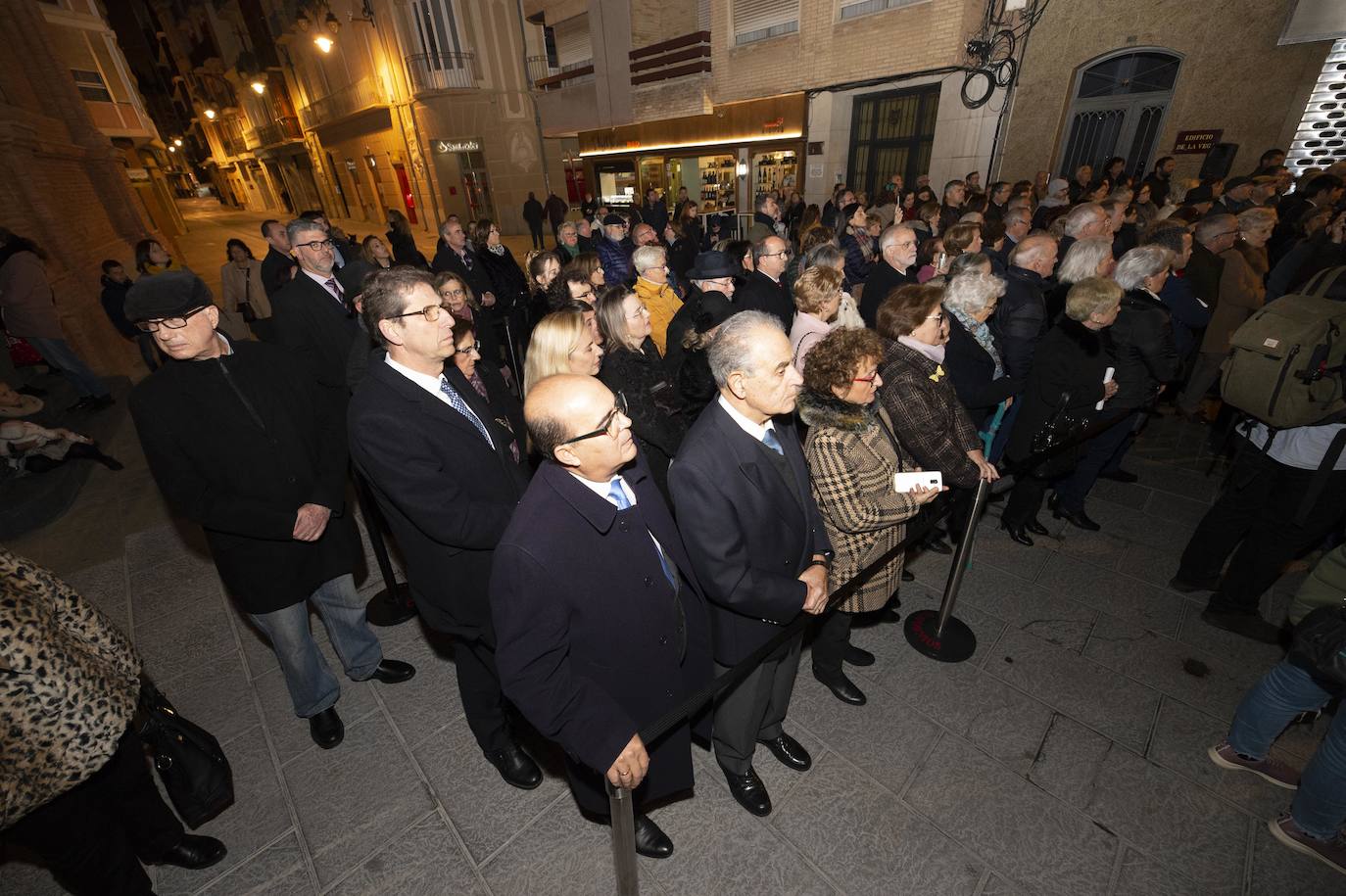 Doscientas personas asisten a la bendición de las fachadas del templo de la calle del Aire, restauradas tras un año de obras