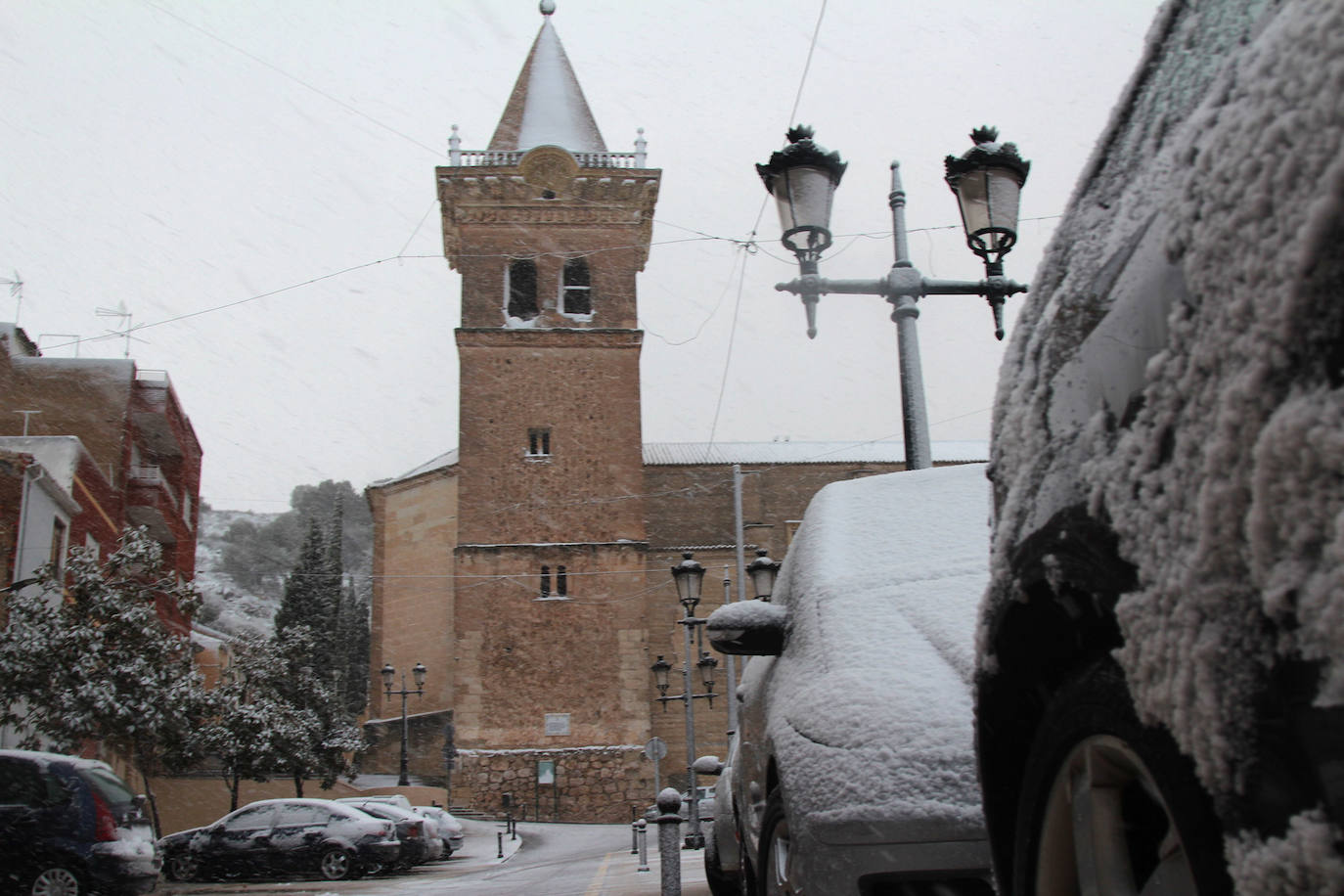 Junto a estos registros destacan los 20 centímetros de Bullas, a 600 metros; Caravaca-Los Rollos (15 centímetros), Benizar (10 cm), Totana-La Carrasca (10 cm) y Alhama-Sierra Espuña (2 cm)