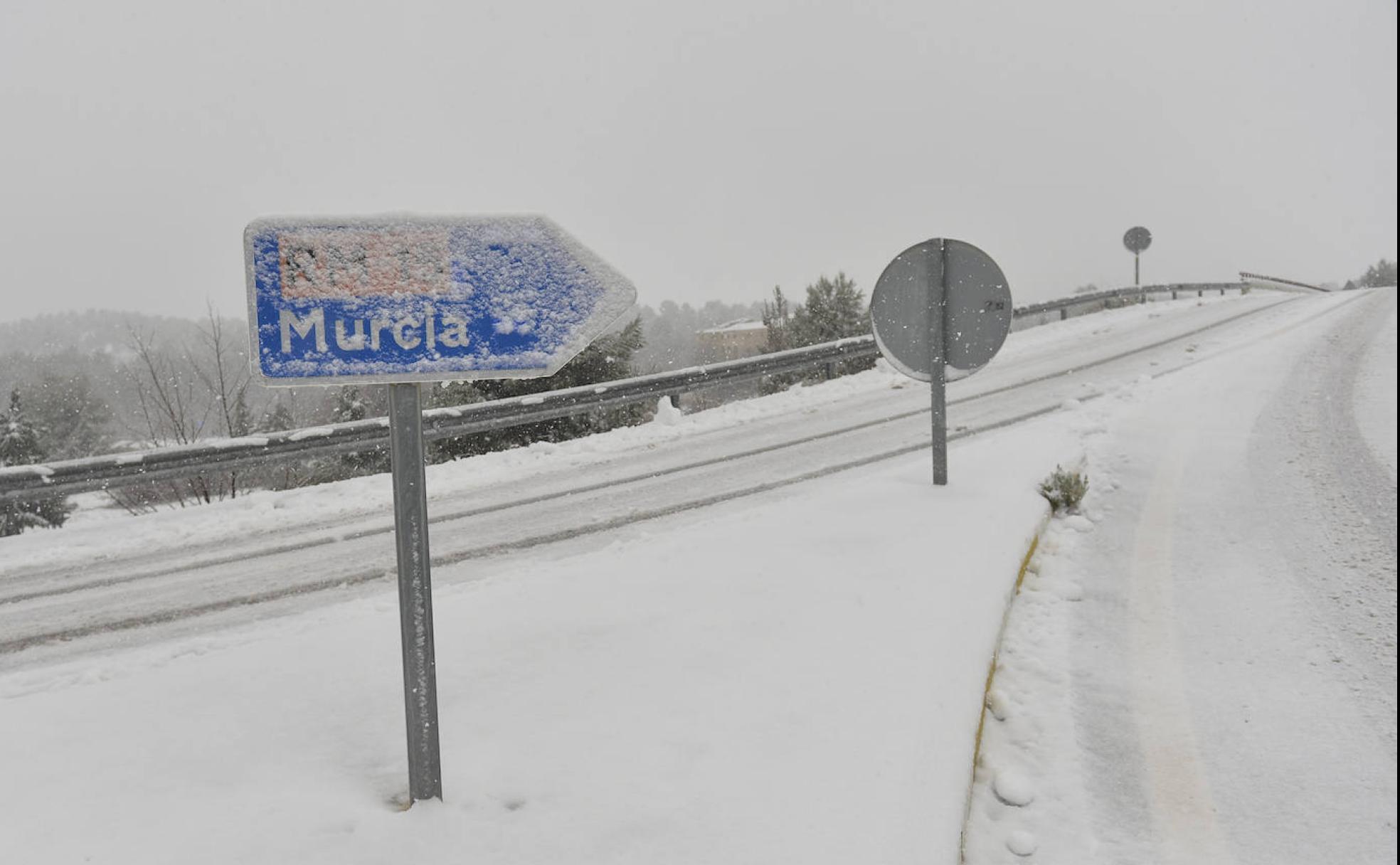 Nieve en Murcia | La borrasca 'Gloria' seguirá barriendo la Región este martes aunque con menor intensidad
