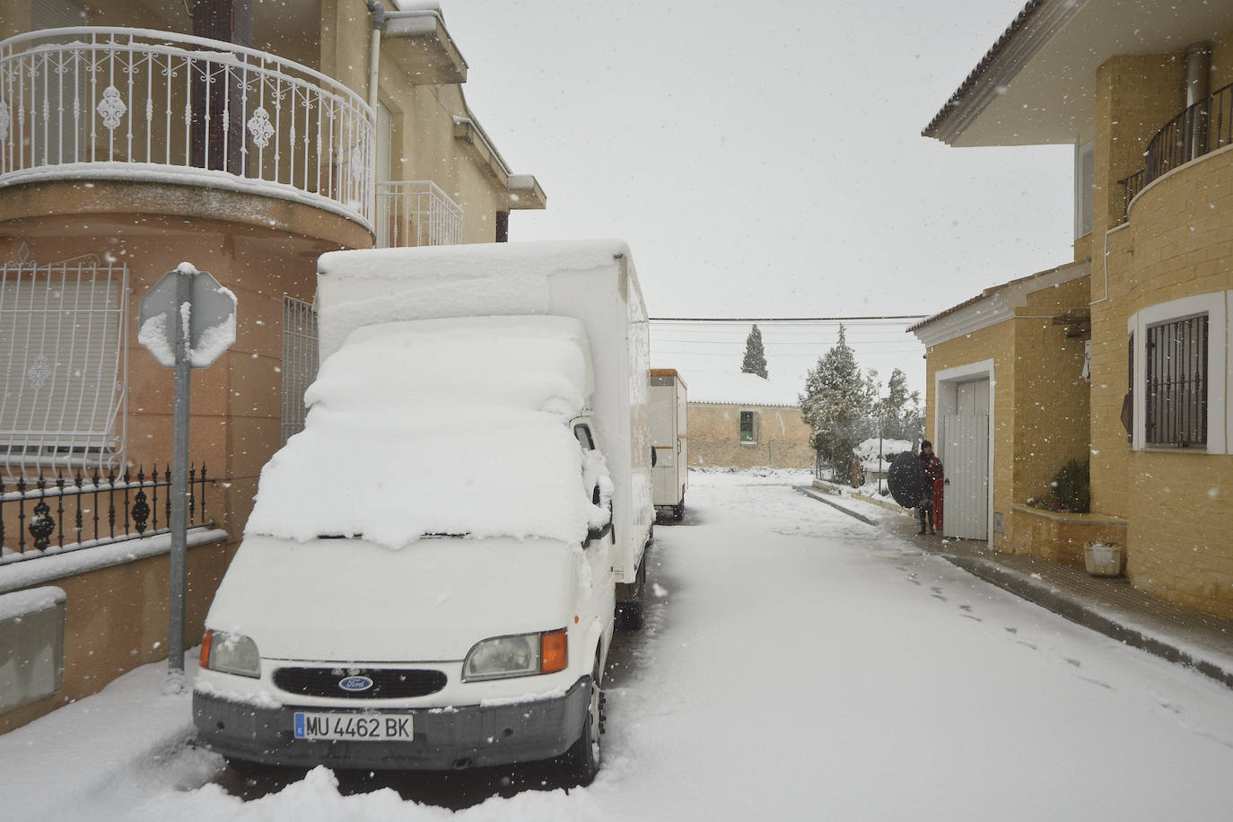 Junto a estos registros destacan los 20 centímetros de Bullas, a 600 metros; Caravaca-Los Rollos (15 centímetros), Benizar (10 cm), Totana-La Carrasca (10 cm) y Alhama-Sierra Espuña (2 cm)