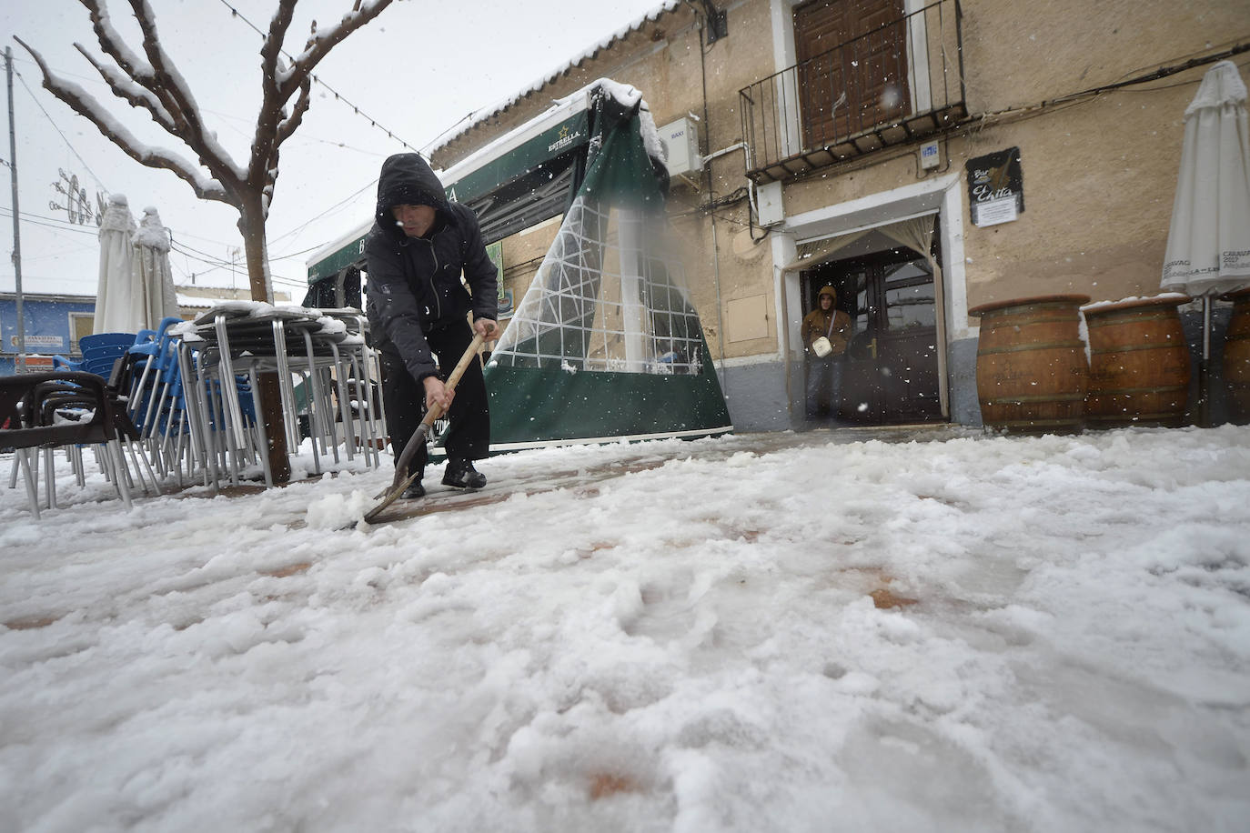 Junto a estos registros destacan los 20 centímetros de Bullas, a 600 metros; Caravaca-Los Rollos (15 centímetros), Benizar (10 cm), Totana-La Carrasca (10 cm) y Alhama-Sierra Espuña (2 cm)