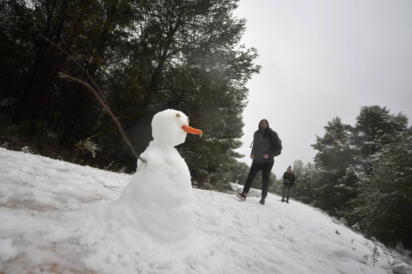 Junto a estos registros destacan los 20 centímetros de Bullas, a 600 metros; Caravaca-Los Rollos (15 centímetros), Benizar (10 cm), Totana-La Carrasca (10 cm) y Alhama-Sierra Espuña (2 cm)