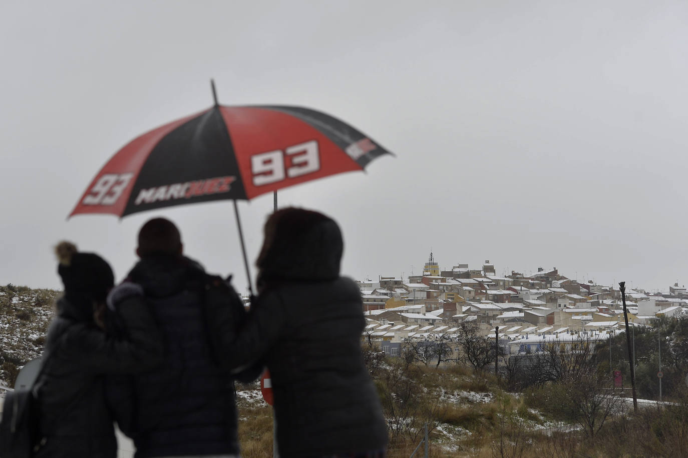 Junto a estos registros destacan los 20 centímetros de Bullas, a 600 metros; Caravaca-Los Rollos (15 centímetros), Benizar (10 cm), Totana-La Carrasca (10 cm) y Alhama-Sierra Espuña (2 cm)