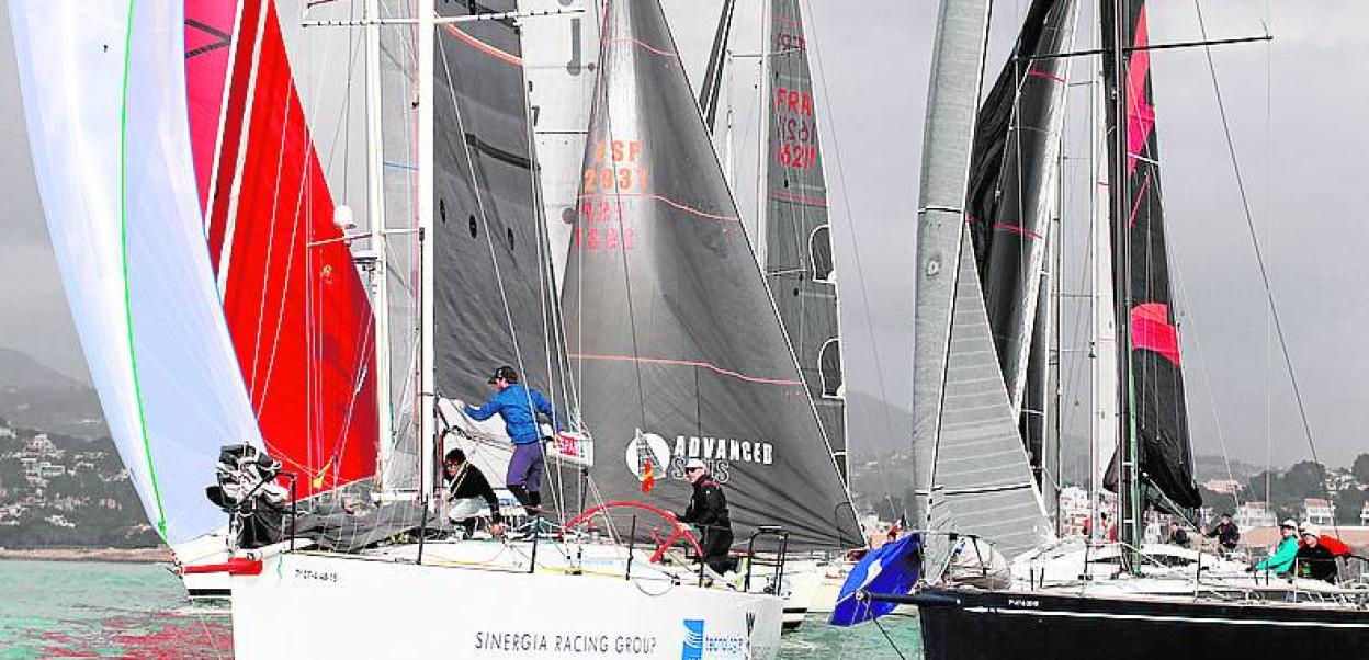 La tripulación de 'El Carmen', en un momento de la regata. 