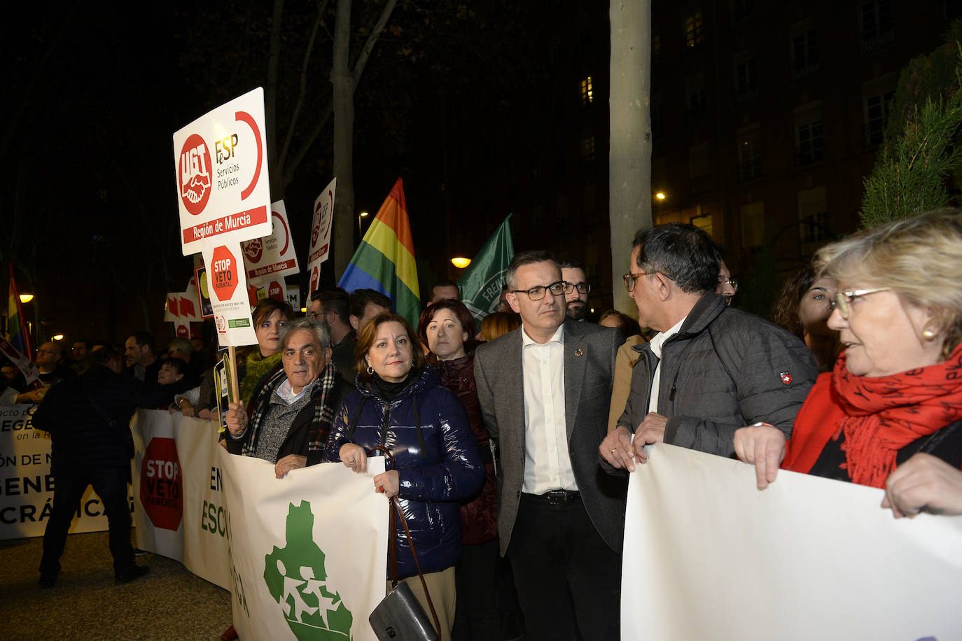 Fotos: Manifestación frente a San Esteban contra el &#039;pin parental&#039;