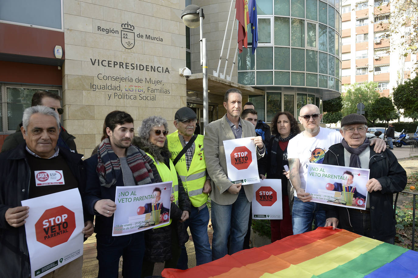 Fotos: Manifestación frente a San Esteban contra el &#039;pin parental&#039;