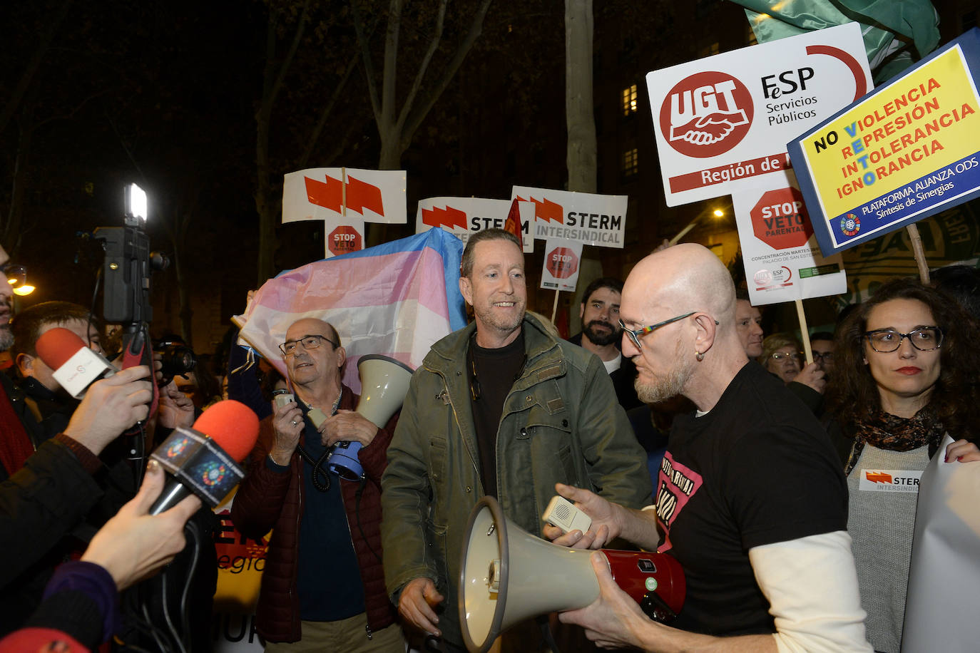 Fotos: Manifestación frente a San Esteban contra el &#039;pin parental&#039;