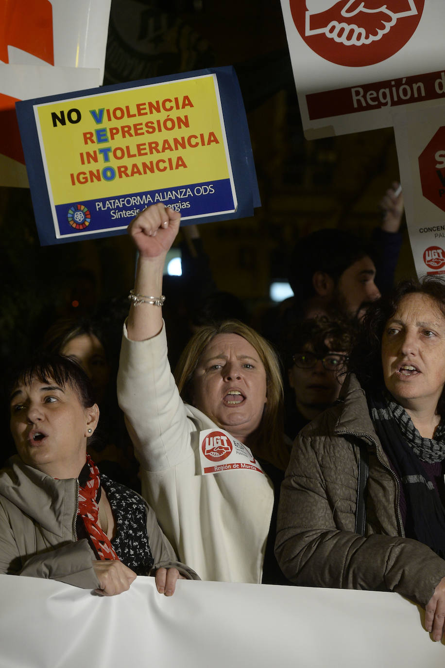 Fotos: Manifestación frente a San Esteban contra el &#039;pin parental&#039;