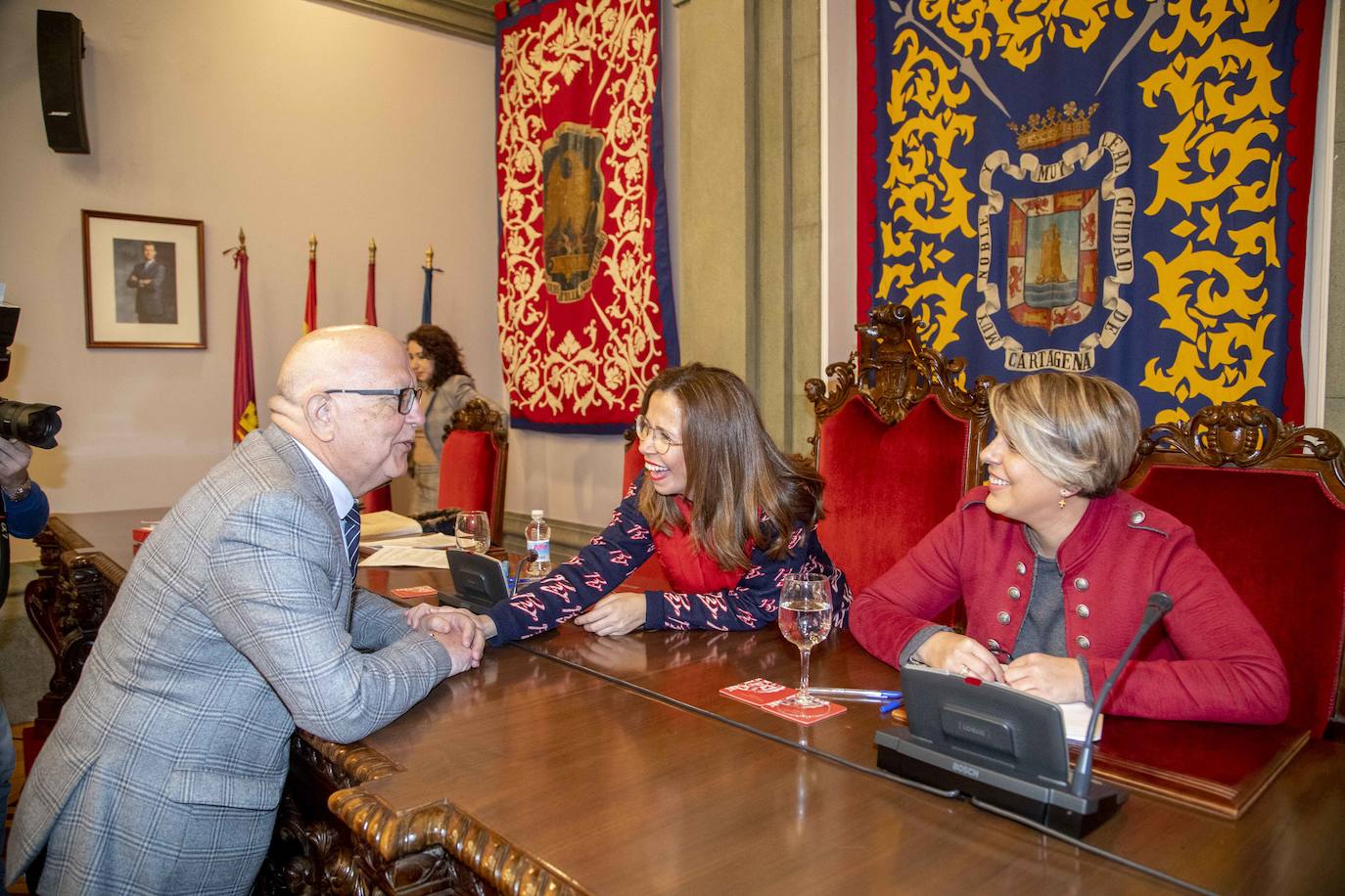 Fotos: Castejón usa un tecnicismo para no debatir la reprobación a su gobierno