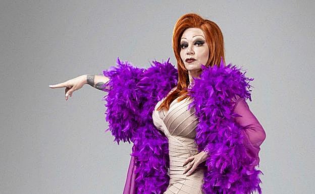 Olvido Gara 'Alaska', caracterizada como Paca Castellón, su personaje en 'La última tourné', de Félix Sabroso.