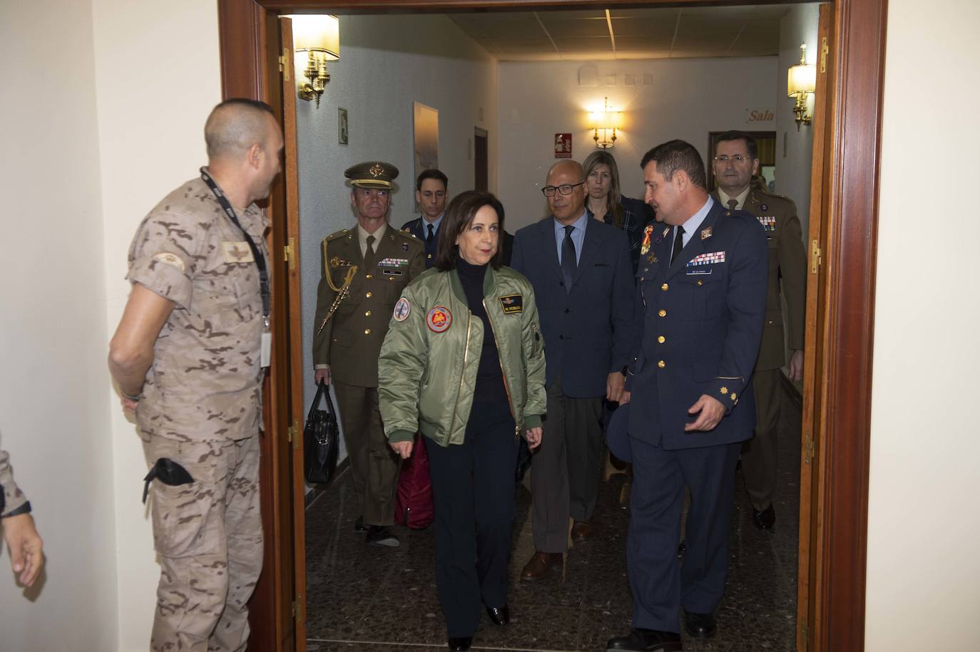 Fotos: Margarita Robles confirma el contrato de compra de los 24 aviones Pilatus de entrenamiento para la AGA