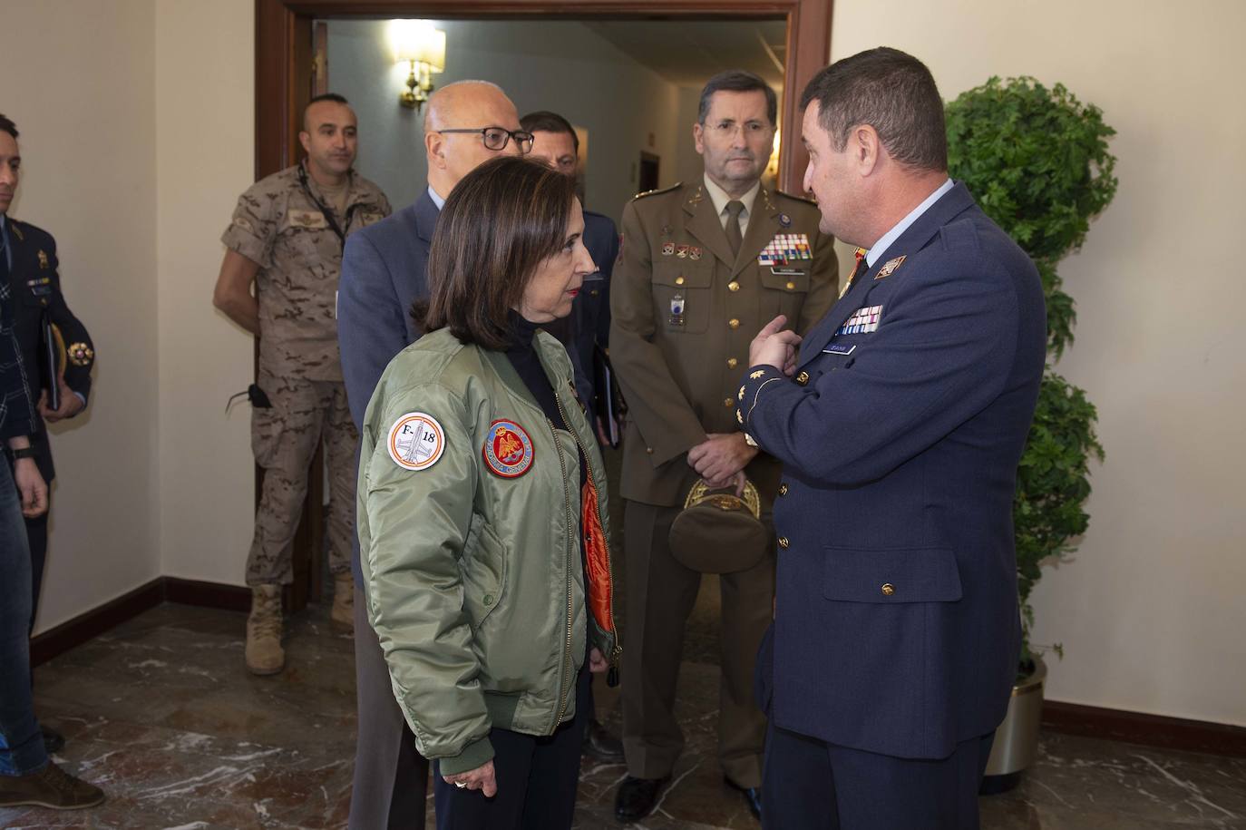 Fotos: Margarita Robles confirma el contrato de compra de los 24 aviones Pilatus de entrenamiento para la AGA