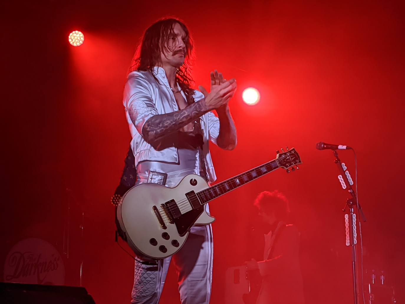 Fotos: The Darkness recuerda en Murcia cuando el rock era diversión