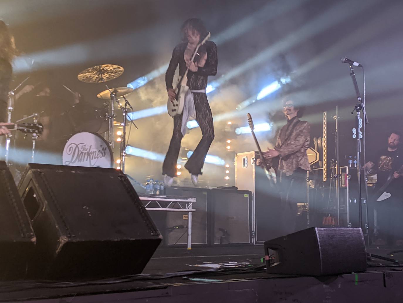 Fotos: The Darkness recuerda en Murcia cuando el rock era diversión